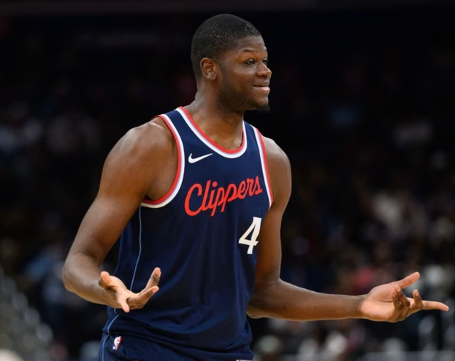 CBA最新消息！曝班巴加盟上海，广东签约顶级内线，法耶去宁波